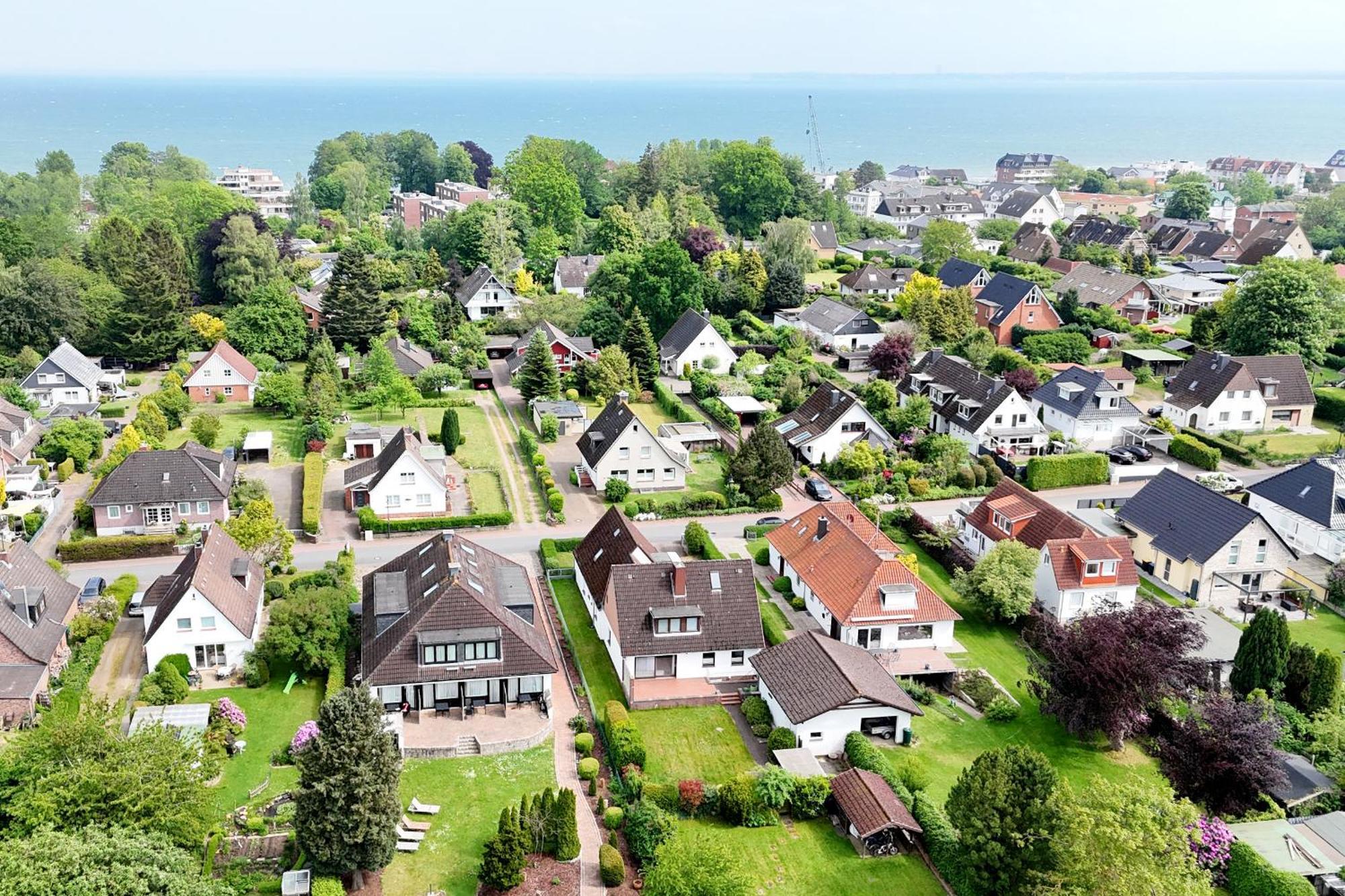 Strandnahe & Hochwertige Ferienunterkunft, Mit Gartenzugang, Parkplatz Und Fahrradunterstellplatz Scharbeutz Exterior foto